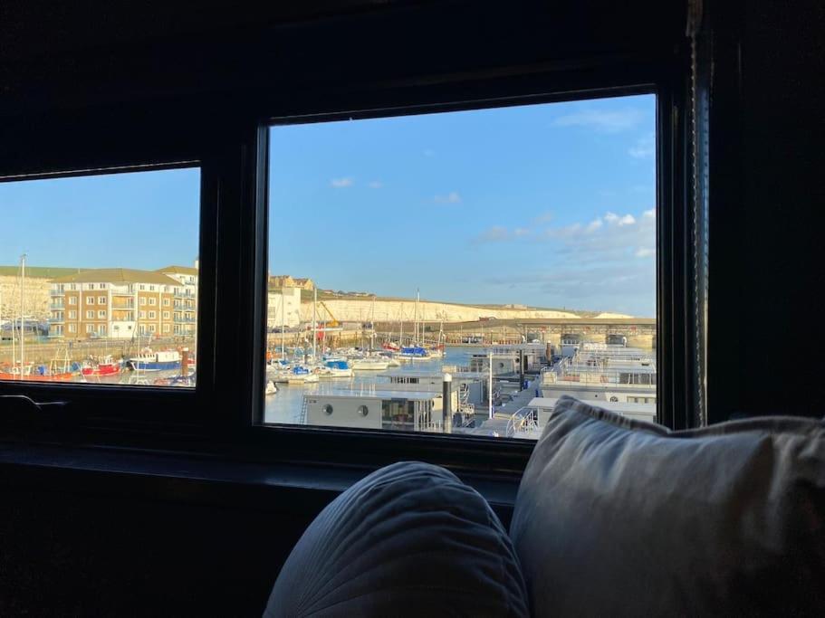 Seascape - Floating Home At Brighton Marina With Free Parking Екстер'єр фото