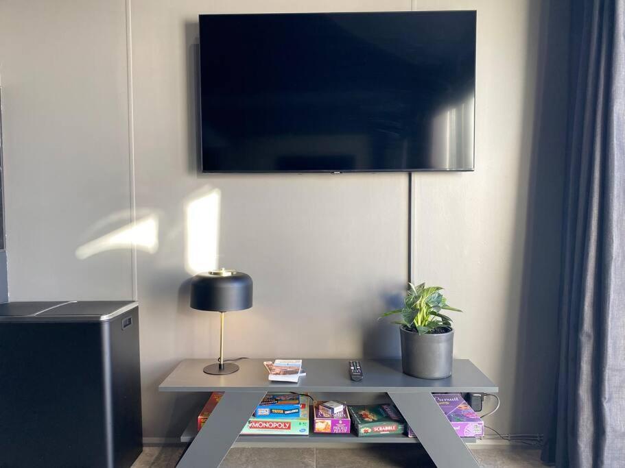 Seascape - Floating Home At Brighton Marina With Free Parking Екстер'єр фото