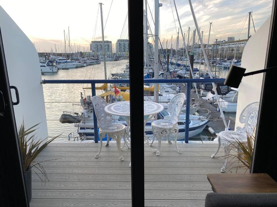 Seascape - Floating Home At Brighton Marina With Free Parking Екстер'єр фото